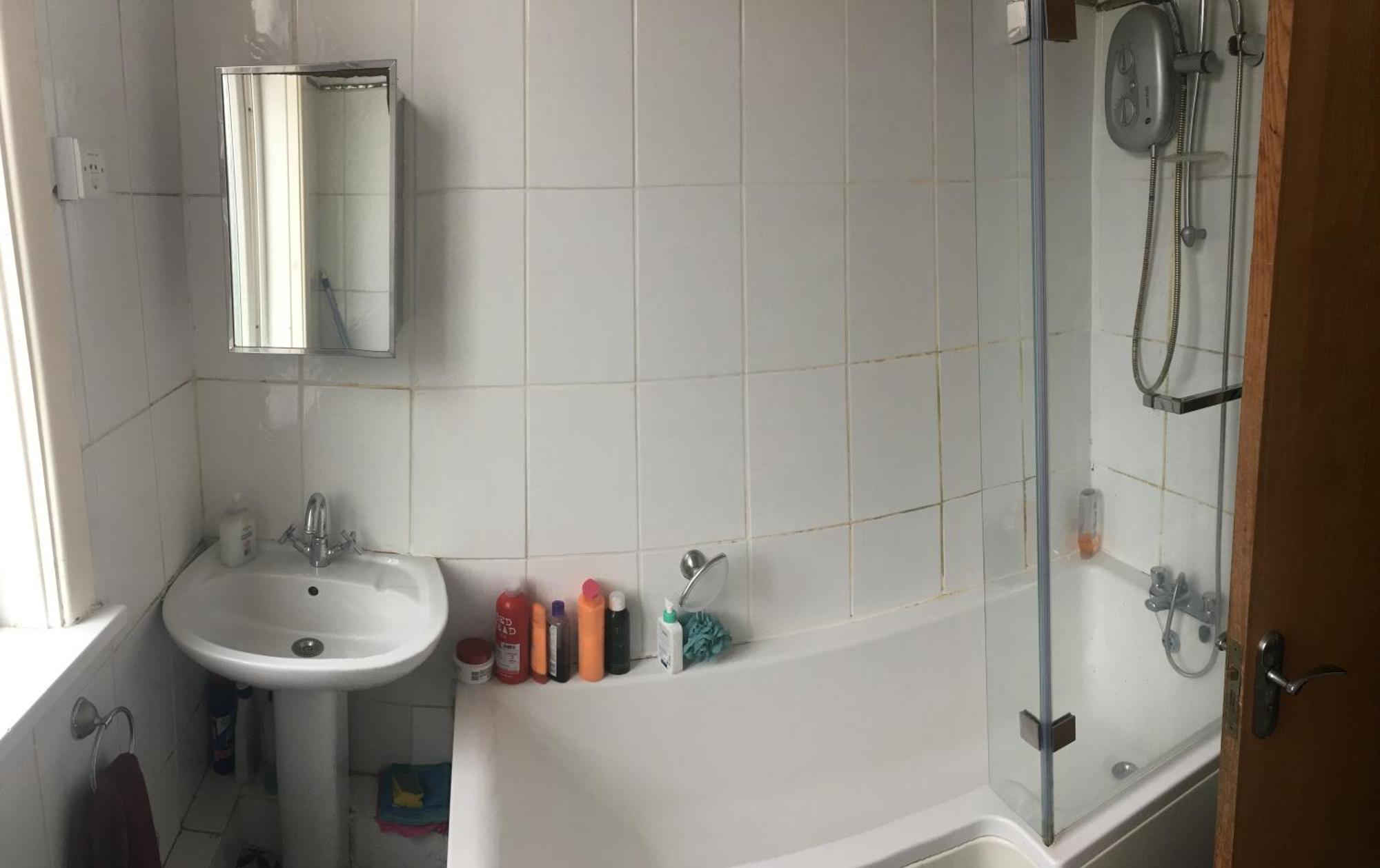 Single Room - Town & University Nearby, 24H Bus, Airport-Linked Manchester Ngoại thất bức ảnh